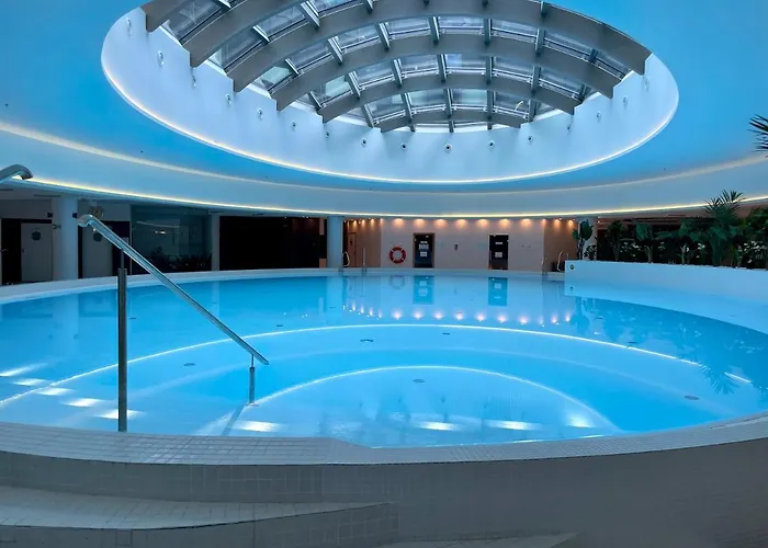 Hanza Tower Lux Sauna&pool Apartamento *